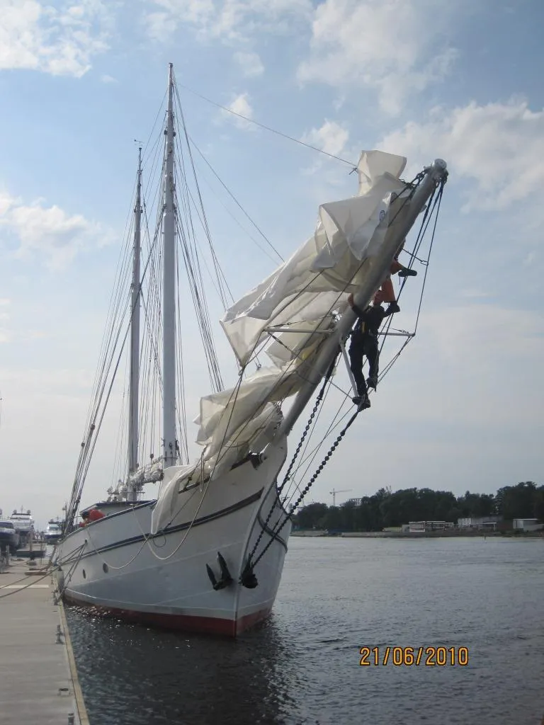 Испытания шхуны "Надежда" на воде 1 выход, 2010 год