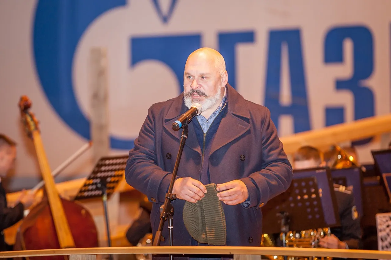 Установка кормового декора