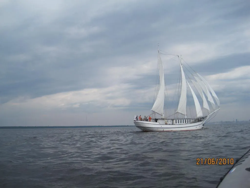 Испытания шхуны "Надежда" на воде 1 выход, 2010 год