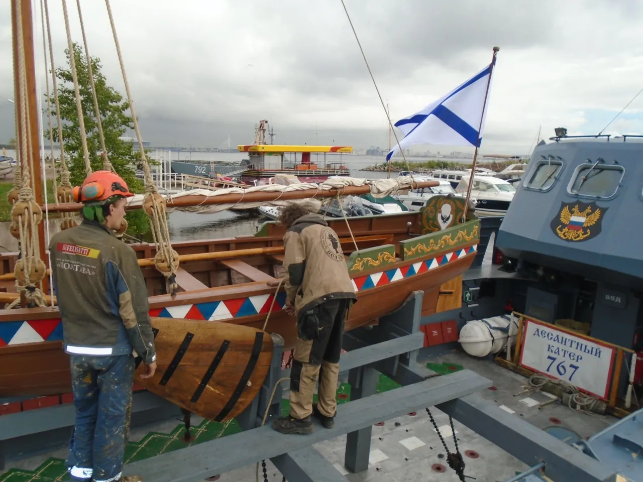 Специалистами верфи "Полтава" отреставрирована копия ботика Петра I к параду ВМФ
