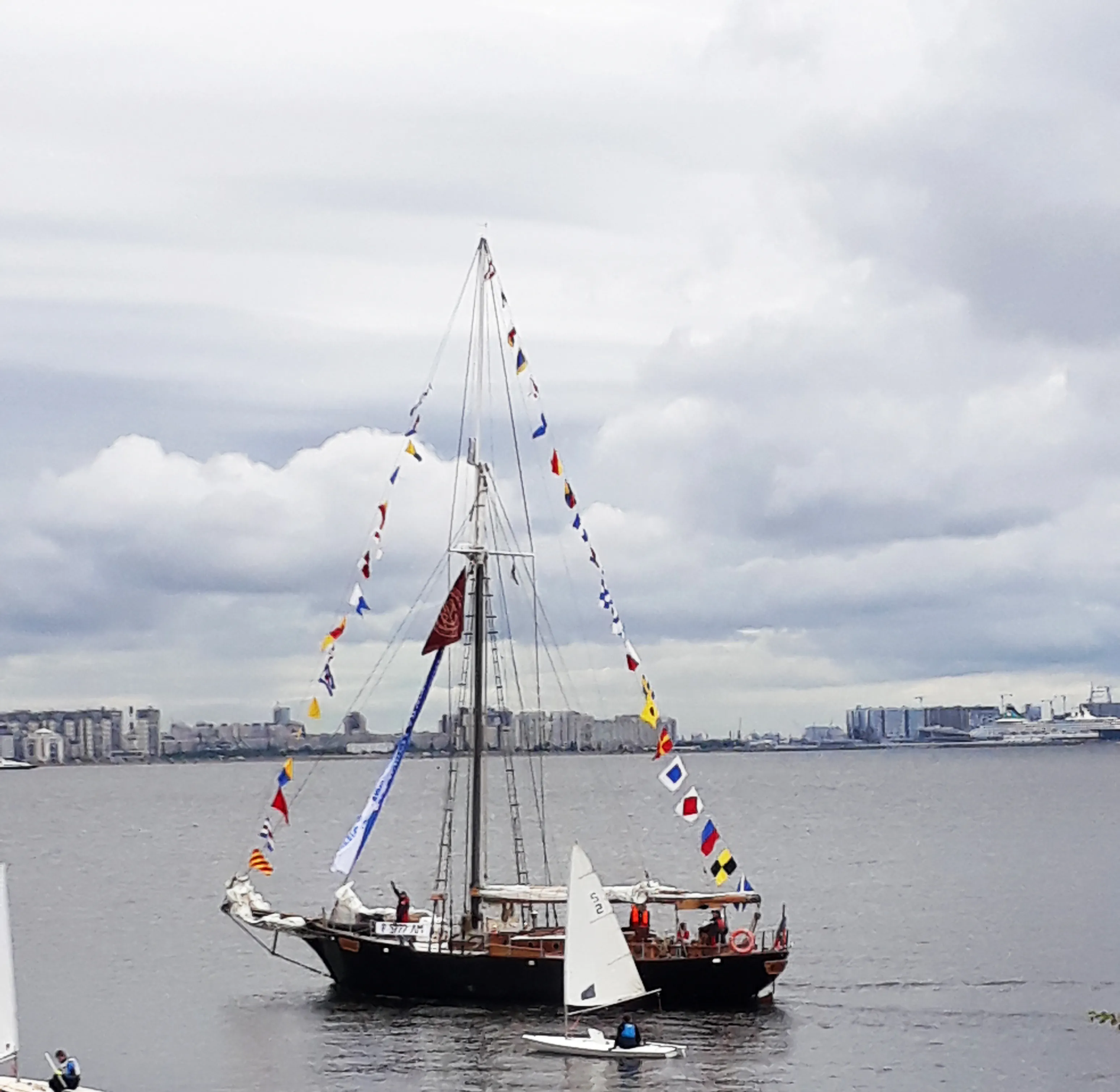 Шхуна «Надежда» и яхта «Лукулл» отправились на The Tall Ships Races в рамках программы «Надежда морей»