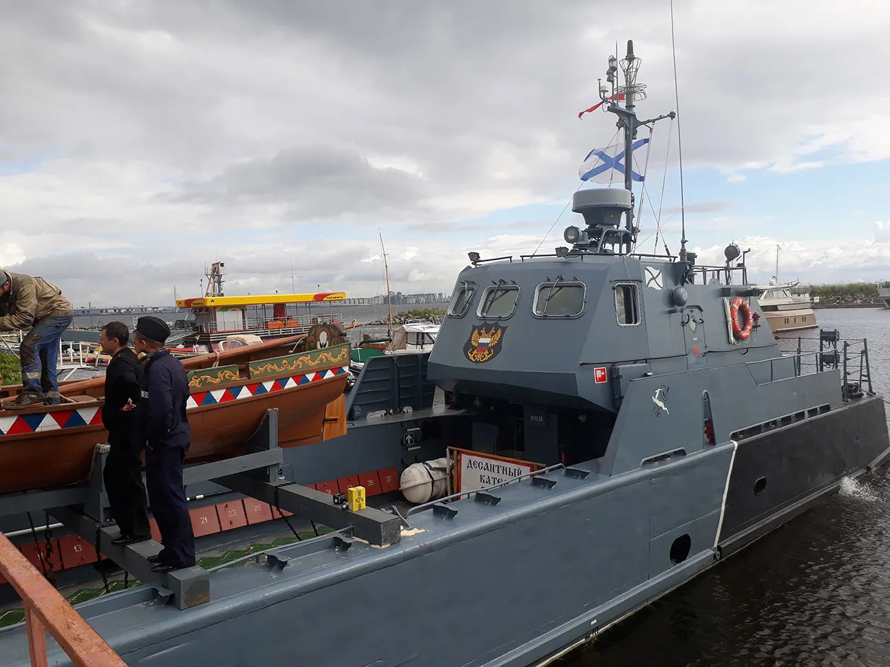 Специалистами верфи "Полтава" отреставрирована копия ботика Петра I к параду ВМФ