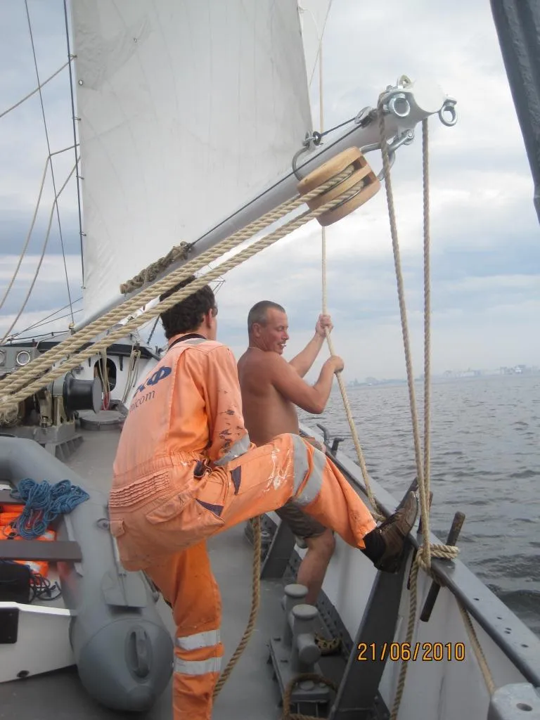 Испытания шхуны "Надежда" на воде 1 выход, 2010 год