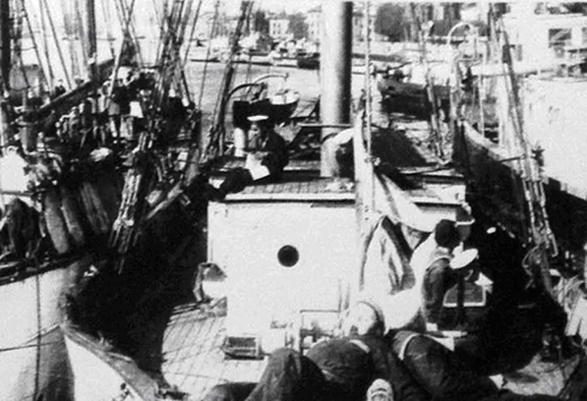 Летняя практика нахимовцев на шхуне "Надежда" (до 1955 г.)