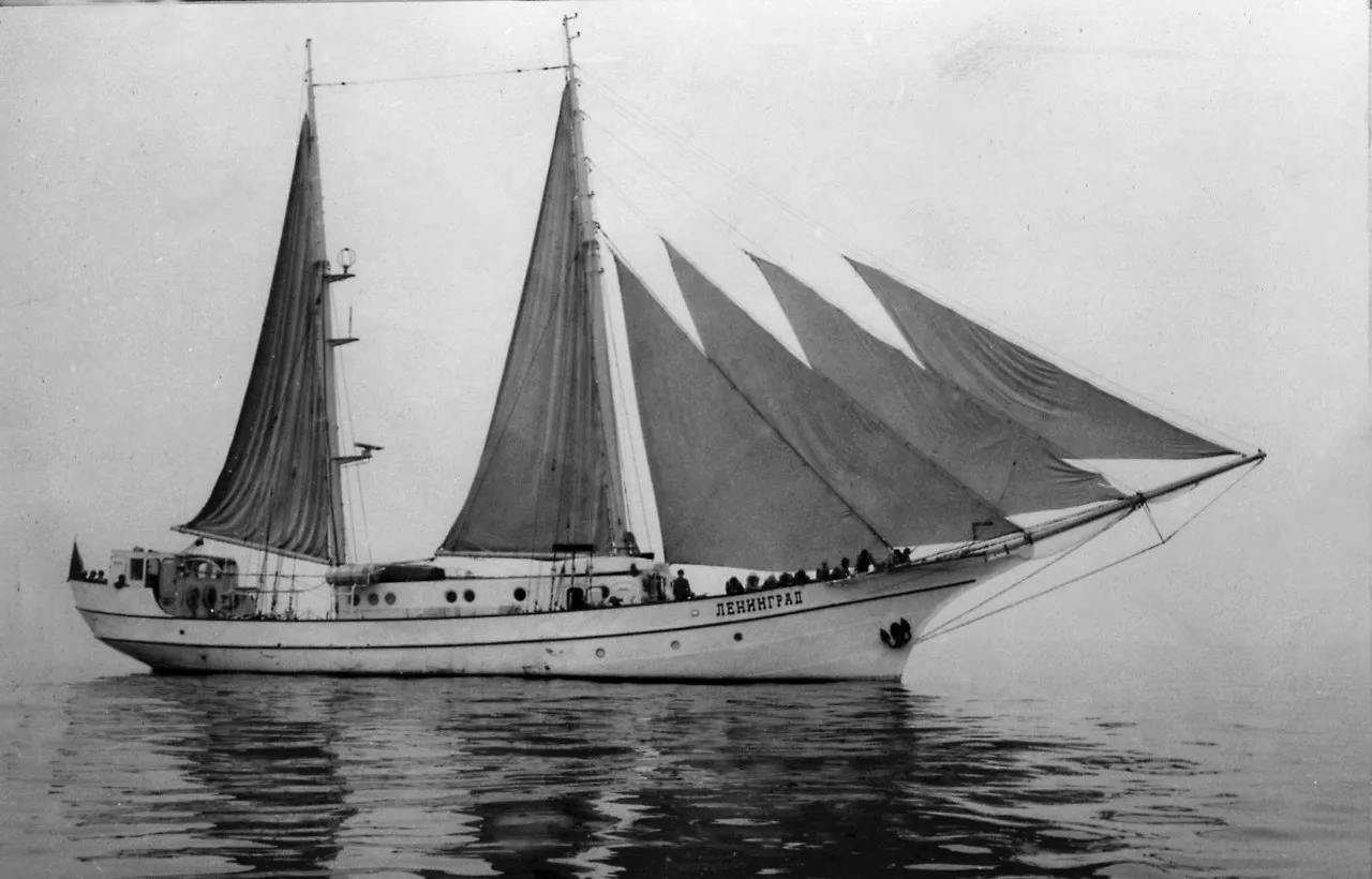 Центральный яхт-клуб, дети (шхуна "Надежда" с 1955)